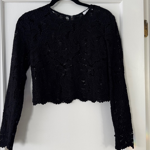 A.L.C. Talia Long-Sleeve Jewel-Neck Cropped Lace Top - Like New, Black, Size 4 - Picture 4 of 9